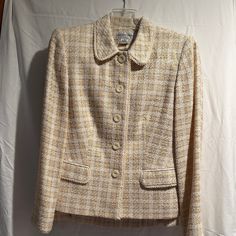 Elegant Beige Tweed Women's Blazer